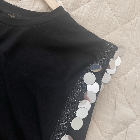 Black Boxy Muscle Tee with Silver Embellishments - Picture 2 of 3